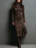 Mildred | Elegant Suede Höghalsklänning