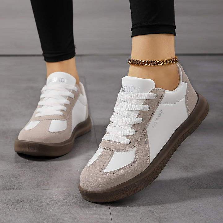 Frances | Vardags Sneakers med Snörning