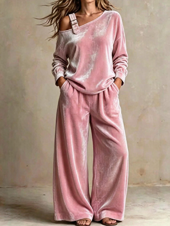 Loungeset dam i sammet – off shoulder-tröja och långa byxor