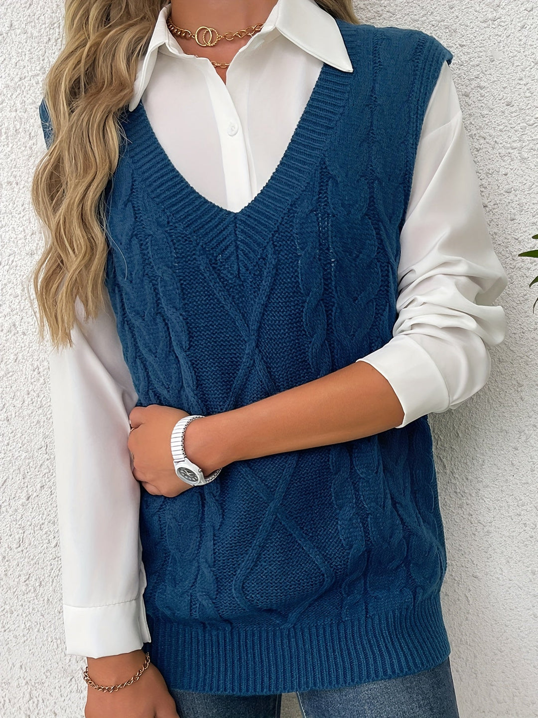 Cora | Mysig Kabelstickad V-Hals Västsweater
