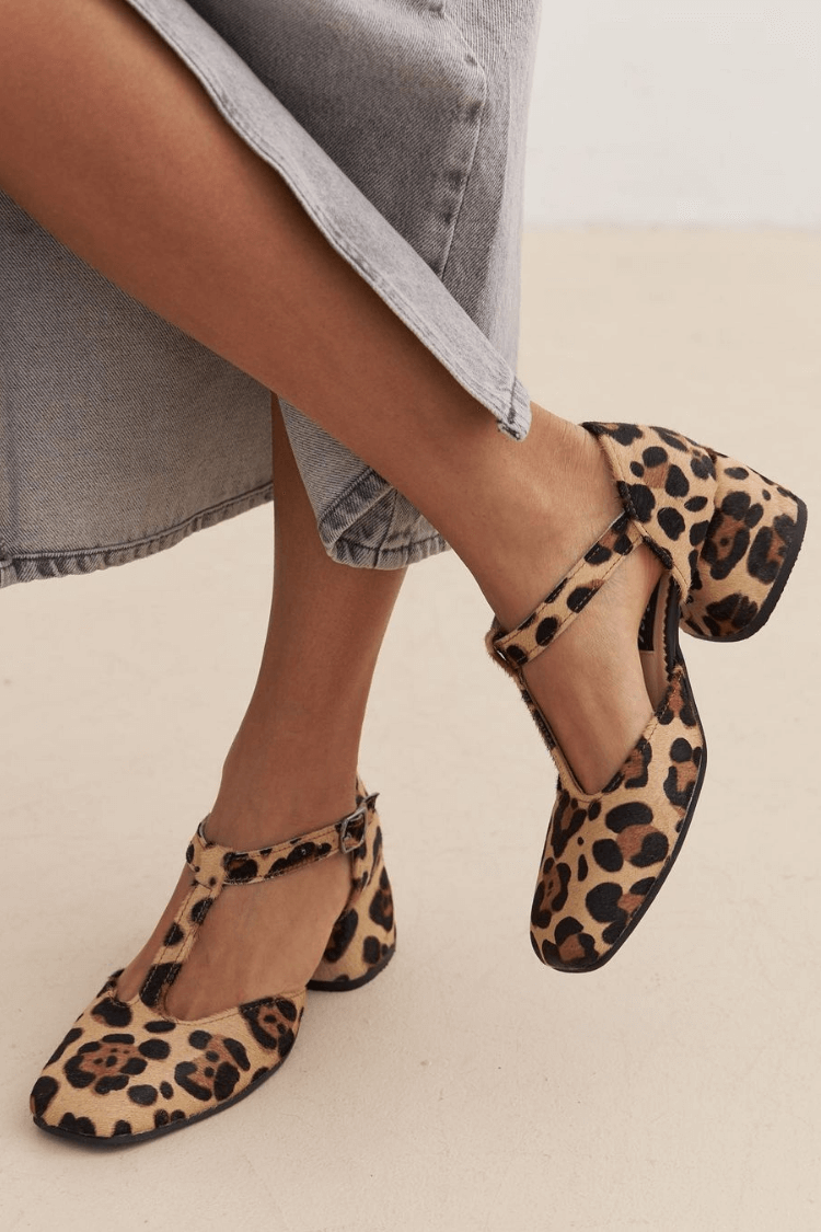 London | Stiliga Leopard T-Strap Blockklackar