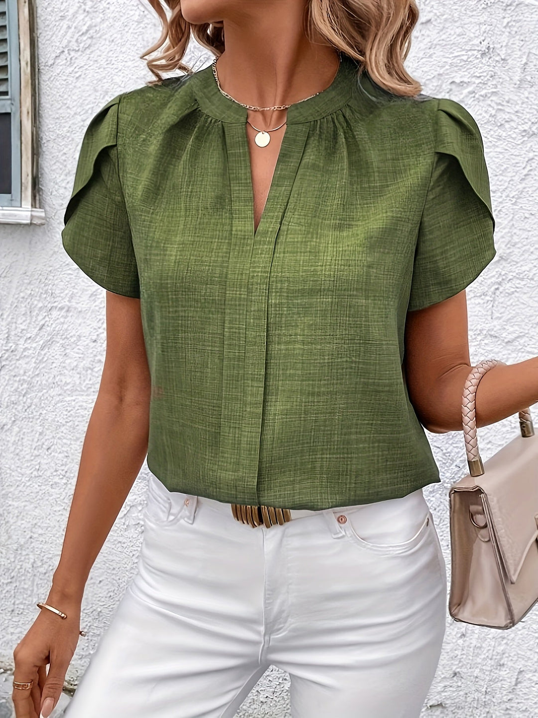 Heather | Blus med Petalärm och U-ringning