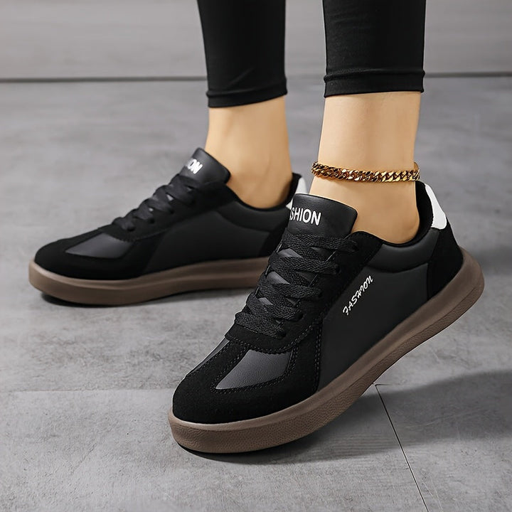 Frances | Vardags Sneakers med Snörning
