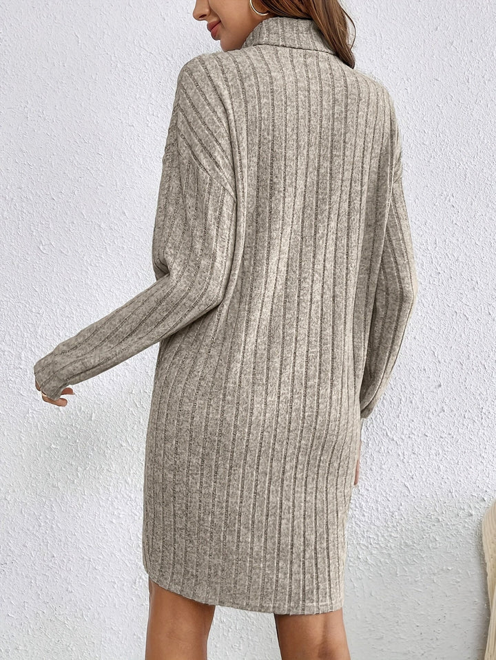 Florens | Ribbade Turtleneck Klänning