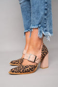 Andrea | Elegant Stora Rem Leopardklackar