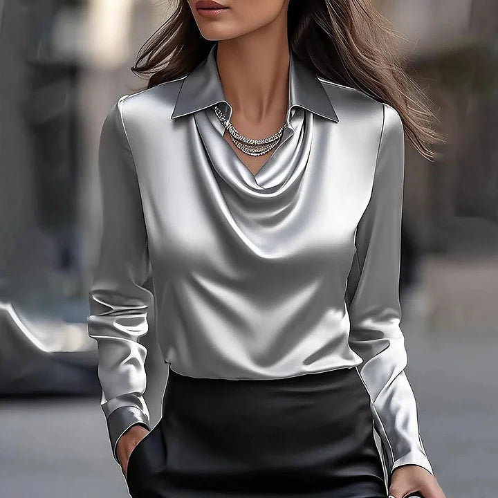 Merlina | Elegant Draperad Halsringning Satinblus
