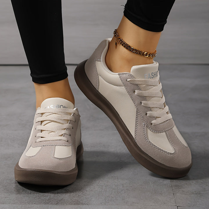 Frances | Vardags Sneakers med Snörning