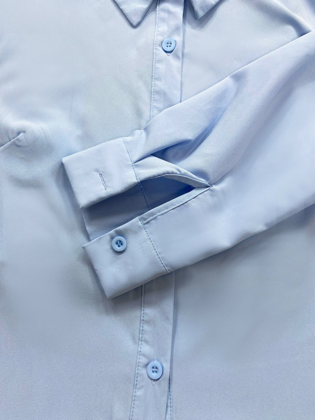 Quinn | Raffinerad Blus med Knäppning Fram