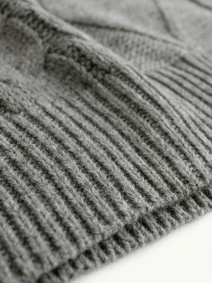 Cora | Mysig Kabelstickad V-Hals Västsweater