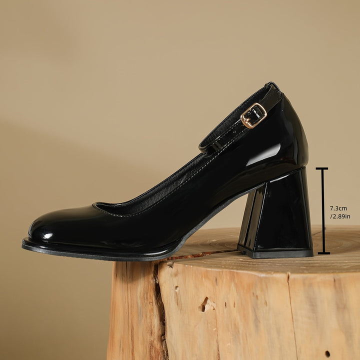 Celeste | Klassiska Glansiga Lack Rem Sandaler