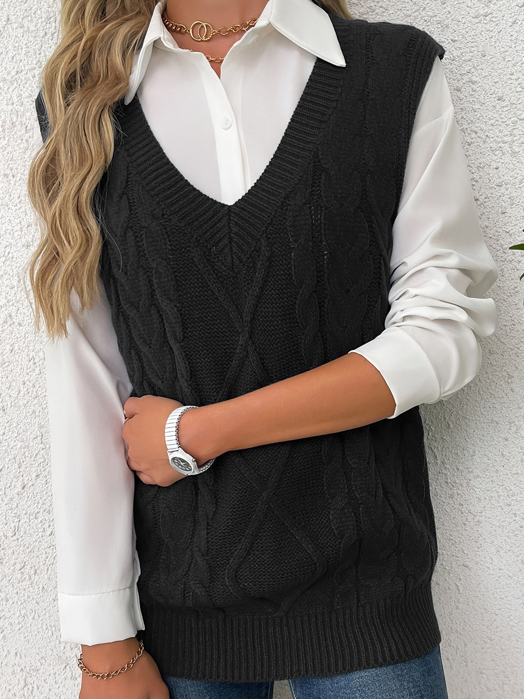 Cora | Mysig Kabelstickad V-Hals Västsweater
