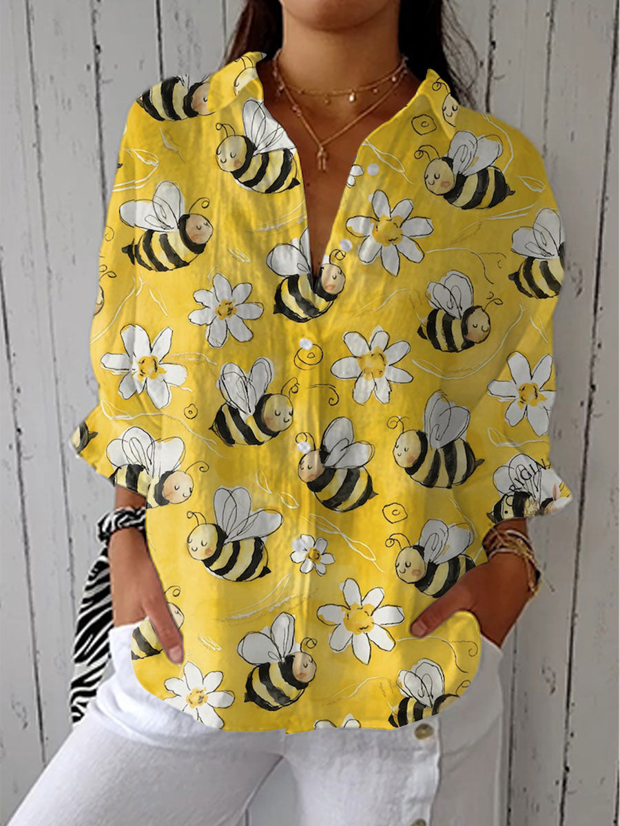 Pamela | Avslappnad Blus med Bi- och Blomdesign