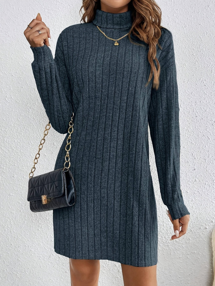 Florens | Ribbade Turtleneck Klänning