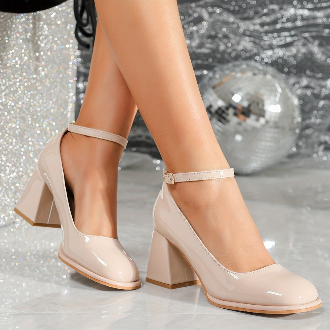 Celeste | Klassiska Glansiga Lack Rem Sandaler