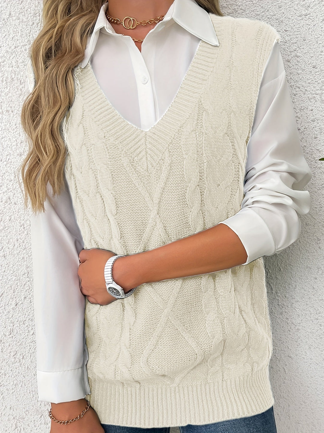 Cora | Mysig Kabelstickad V-Hals Västsweater