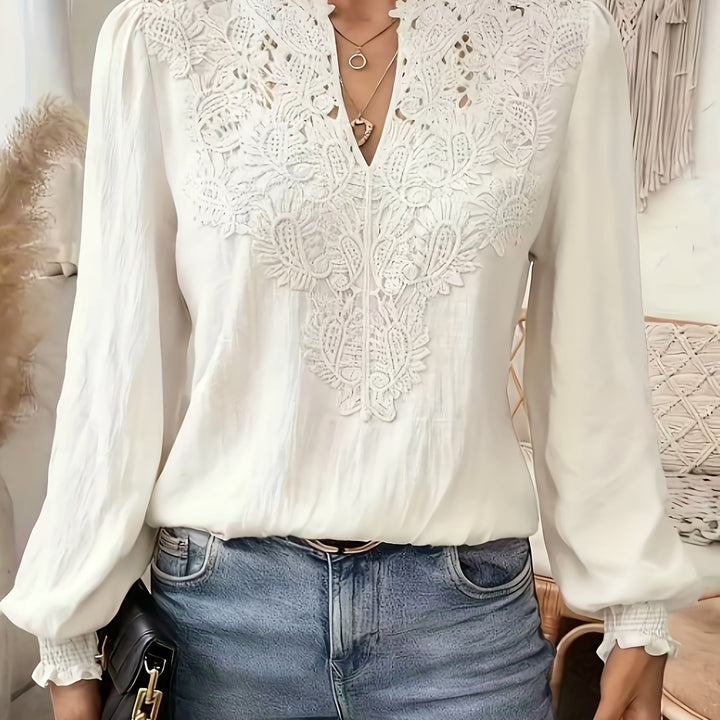 Delia | Broderad V-ringad Blus
