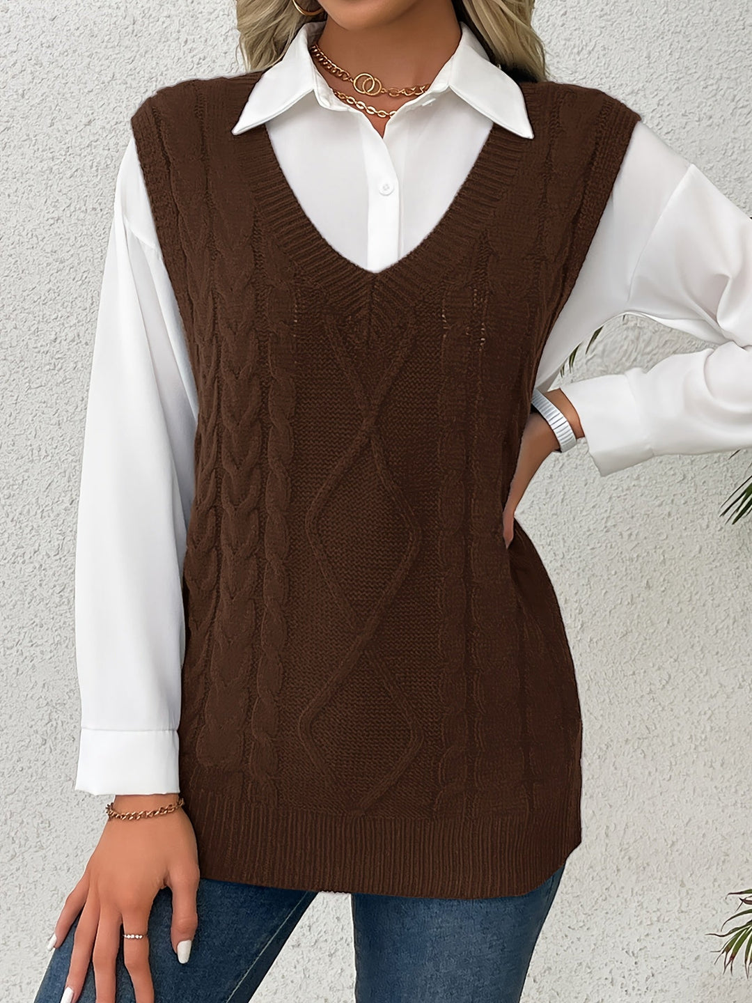 Cora | Mysig Kabelstickad V-Hals Västsweater