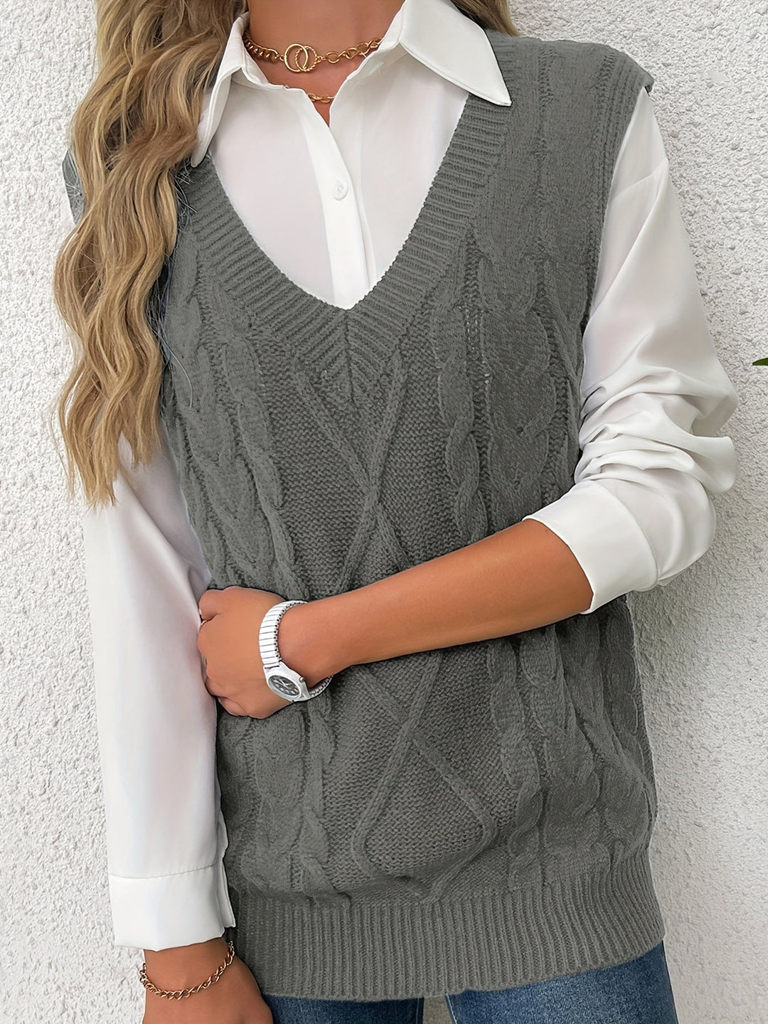 Cora | Mysig Kabelstickad V-Hals Västsweater