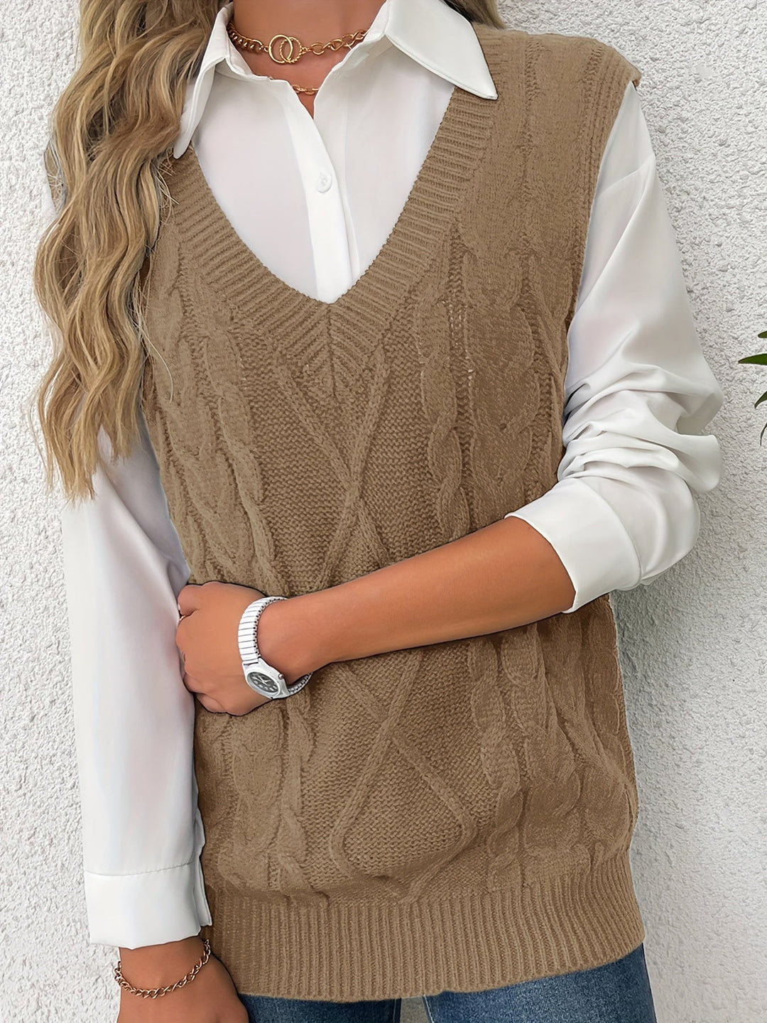 Cora | Mysig Kabelstickad V-Hals Västsweater