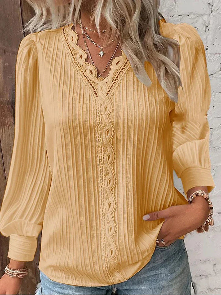 Naomi | Elegant Blus med Spetsdetaljer