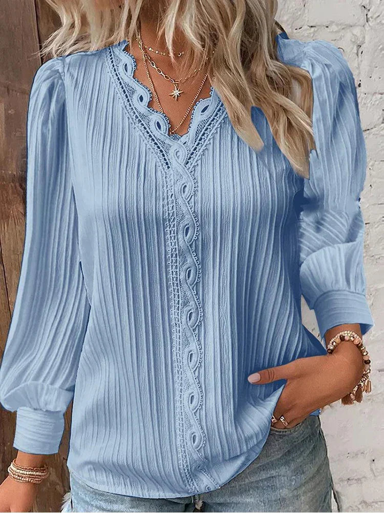 Naomi | Elegant Blus med Spetsdetaljer