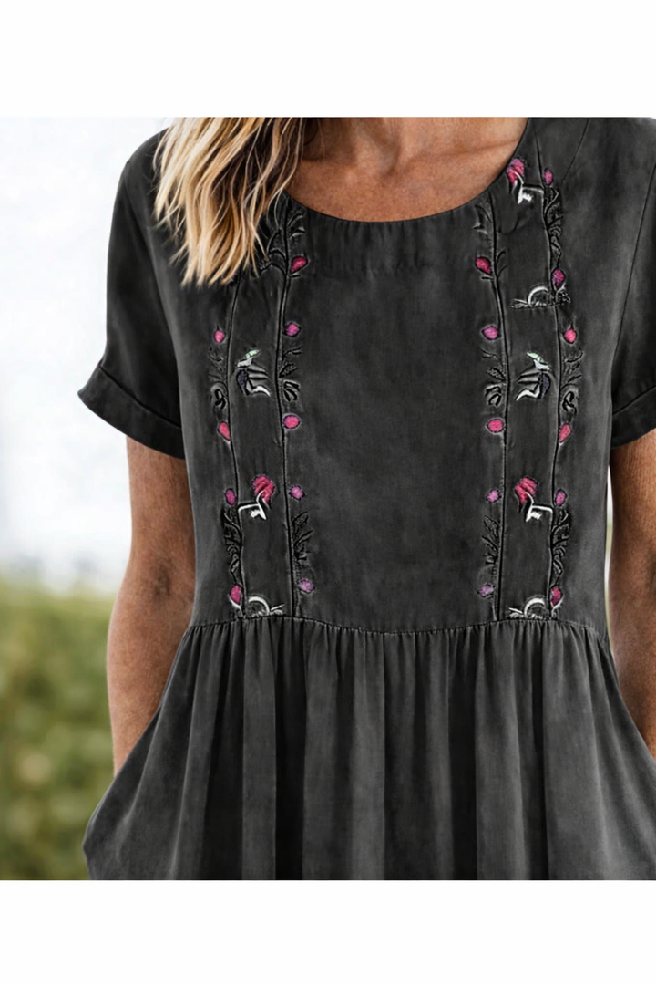 Trixie | Avslappnad Sommardress med Korta Ärmar