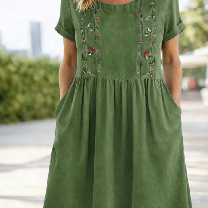Trixie | Avslappnad Sommardress med Korta Ärmar