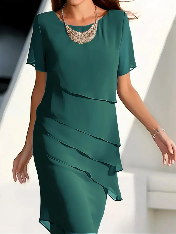 Alexandra | Elegant Flödande Klänning med Korta Ärmar