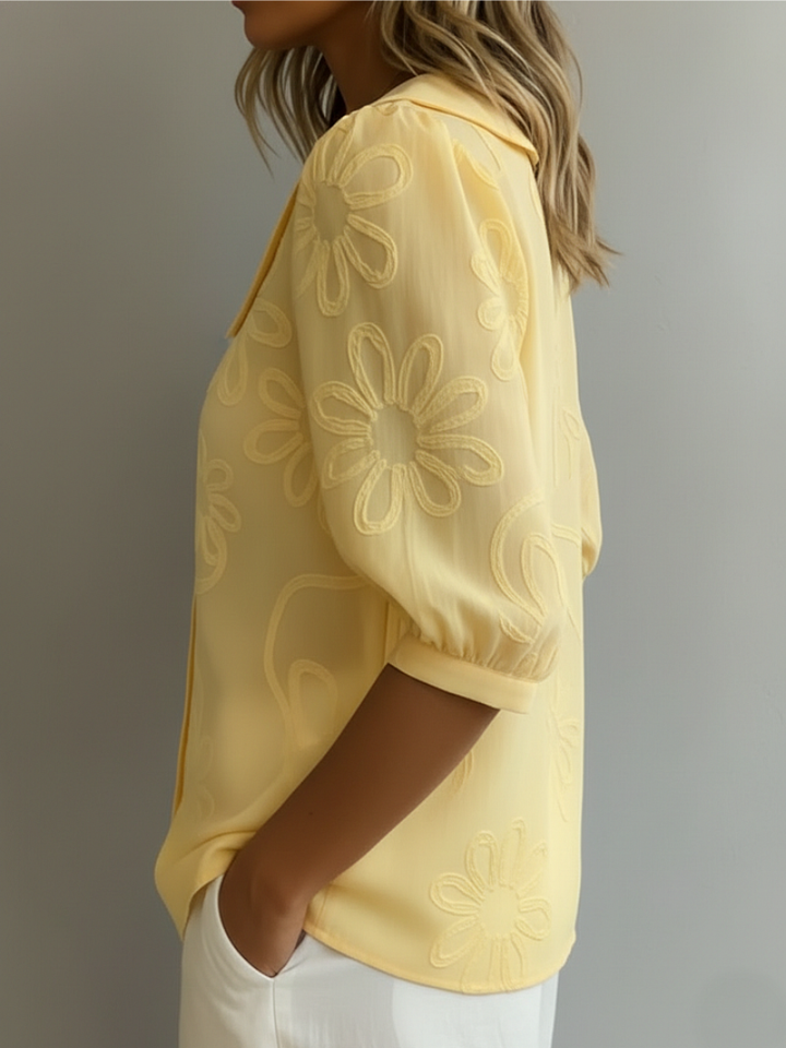Alyssa | Stilren Broderad Blomblus