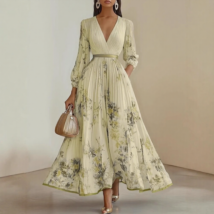Alexia | Elegant Plisserad Maxi V-klänning