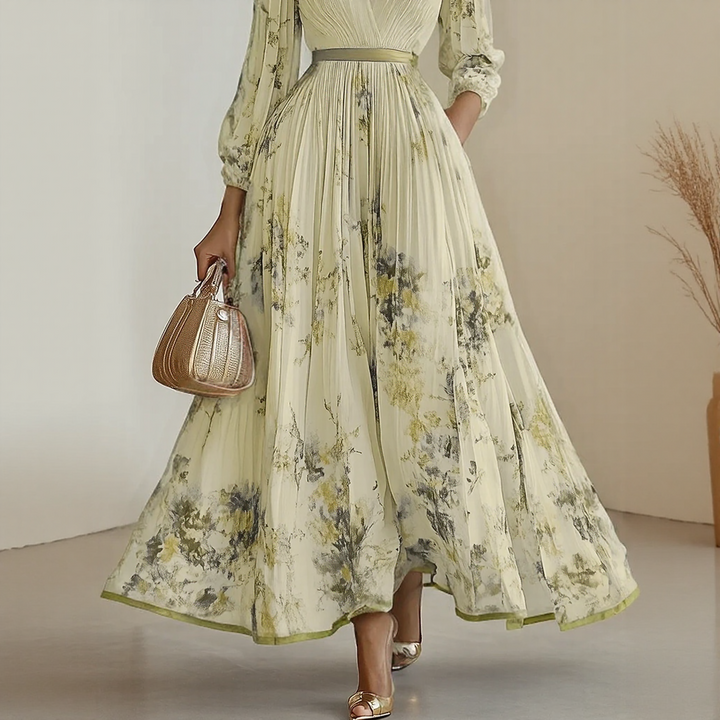 Alexia | Elegant Plisserad Maxi V-klänning
