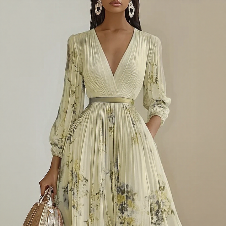 Alexia | Elegant Plisserad Maxi V-klänning