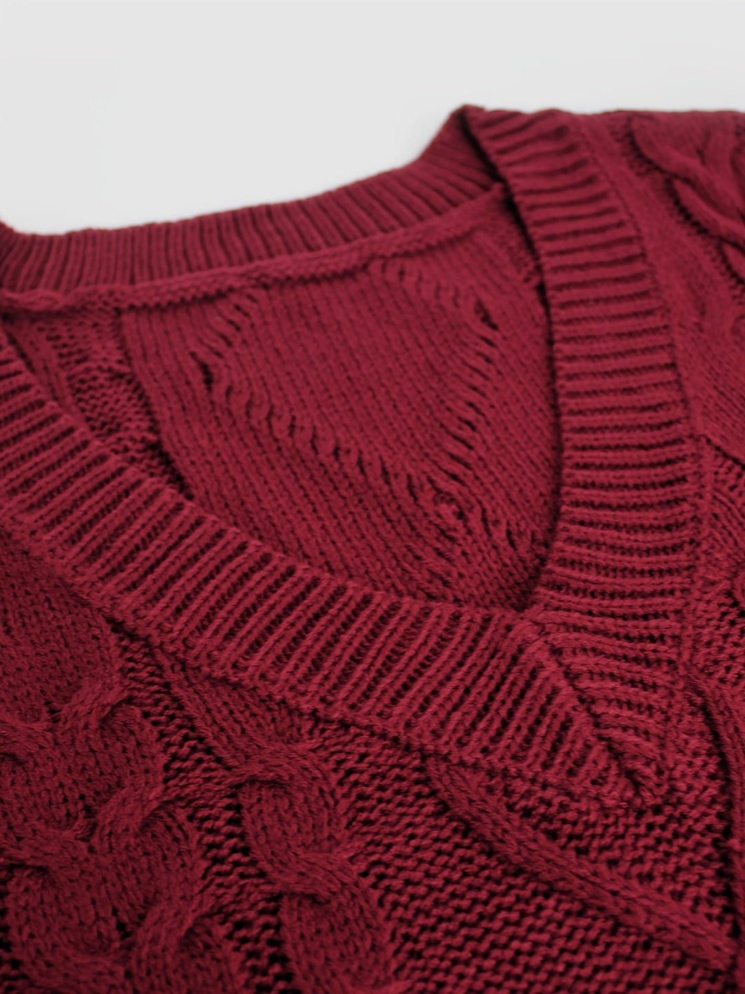 Cora | Mysig Kabelstickad V-Hals Västsweater