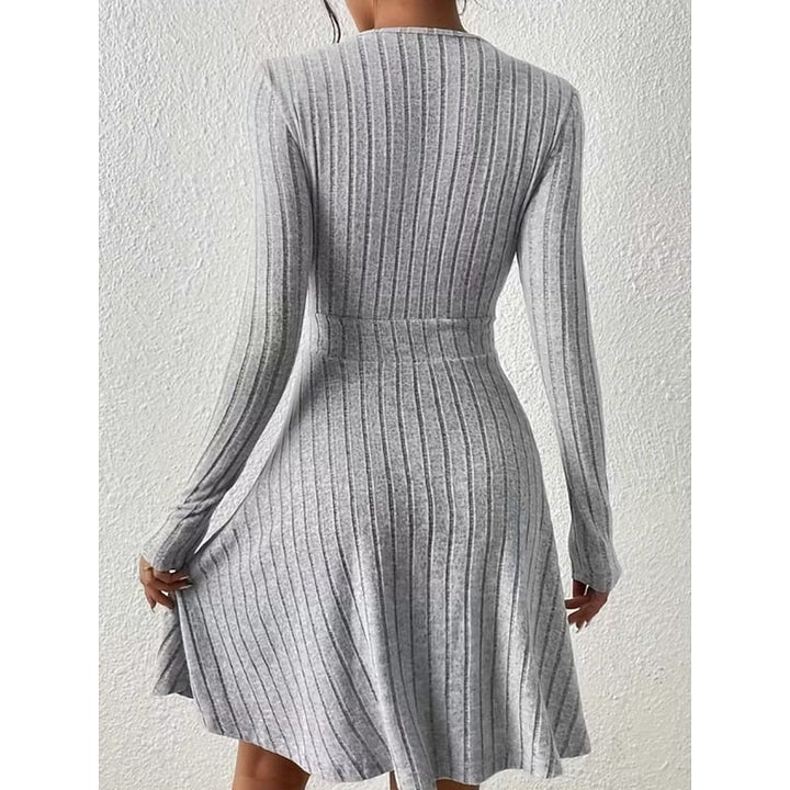 Yvonne | Wrap-Neck A-Line Klänning