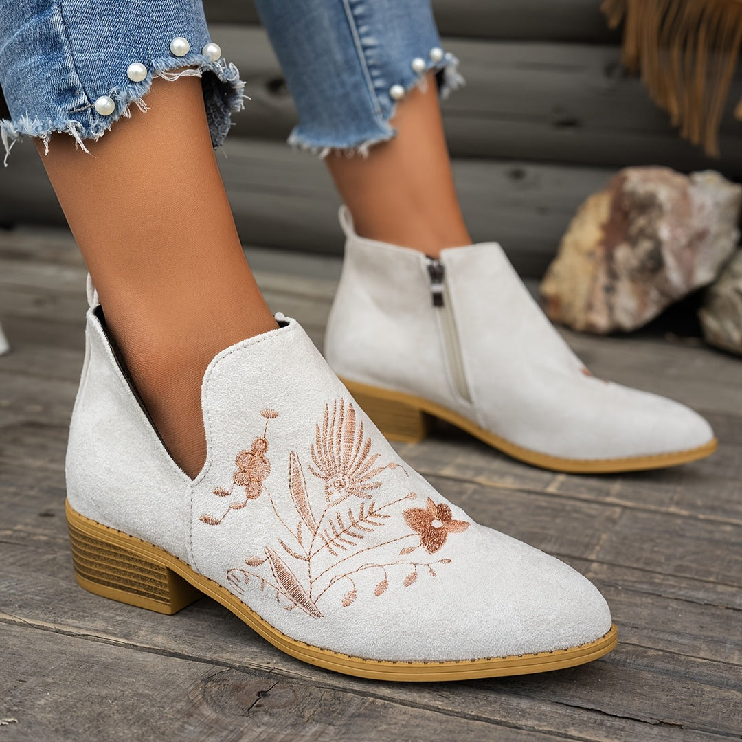 Isadora | Broderade Lågklackade Ankelstövlar