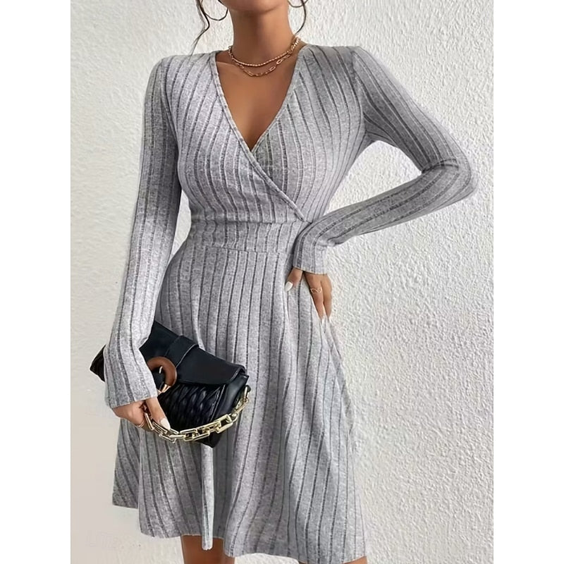 Yvonne | Wrap-Neck A-Line Klänning
