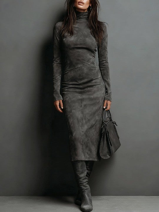Mildred | Elegant Suede Höghalsklänning