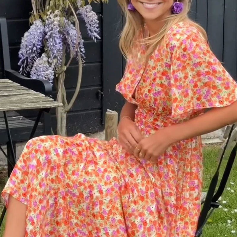 Emily | Klassisk V-ringad Blomklänning