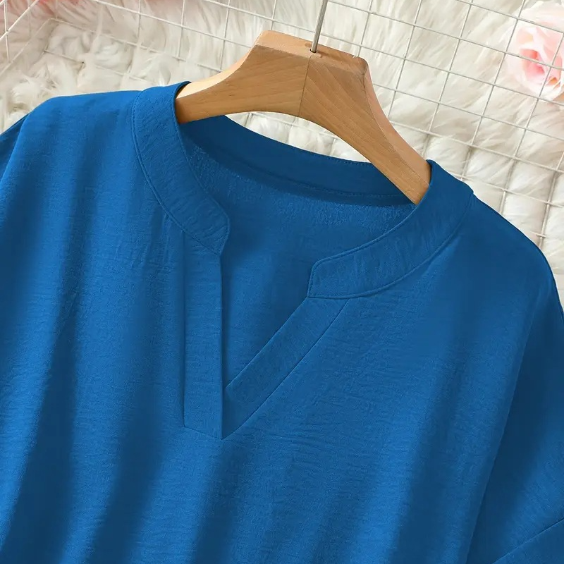 Daniela | Stilig Blus med Mellanärmar och V-Hals